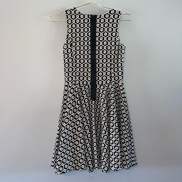 Cynthia Rowley Sleeveless Fit & Flare Textured Floral Geometric Dress || SZ XS - Picture 4 of 13